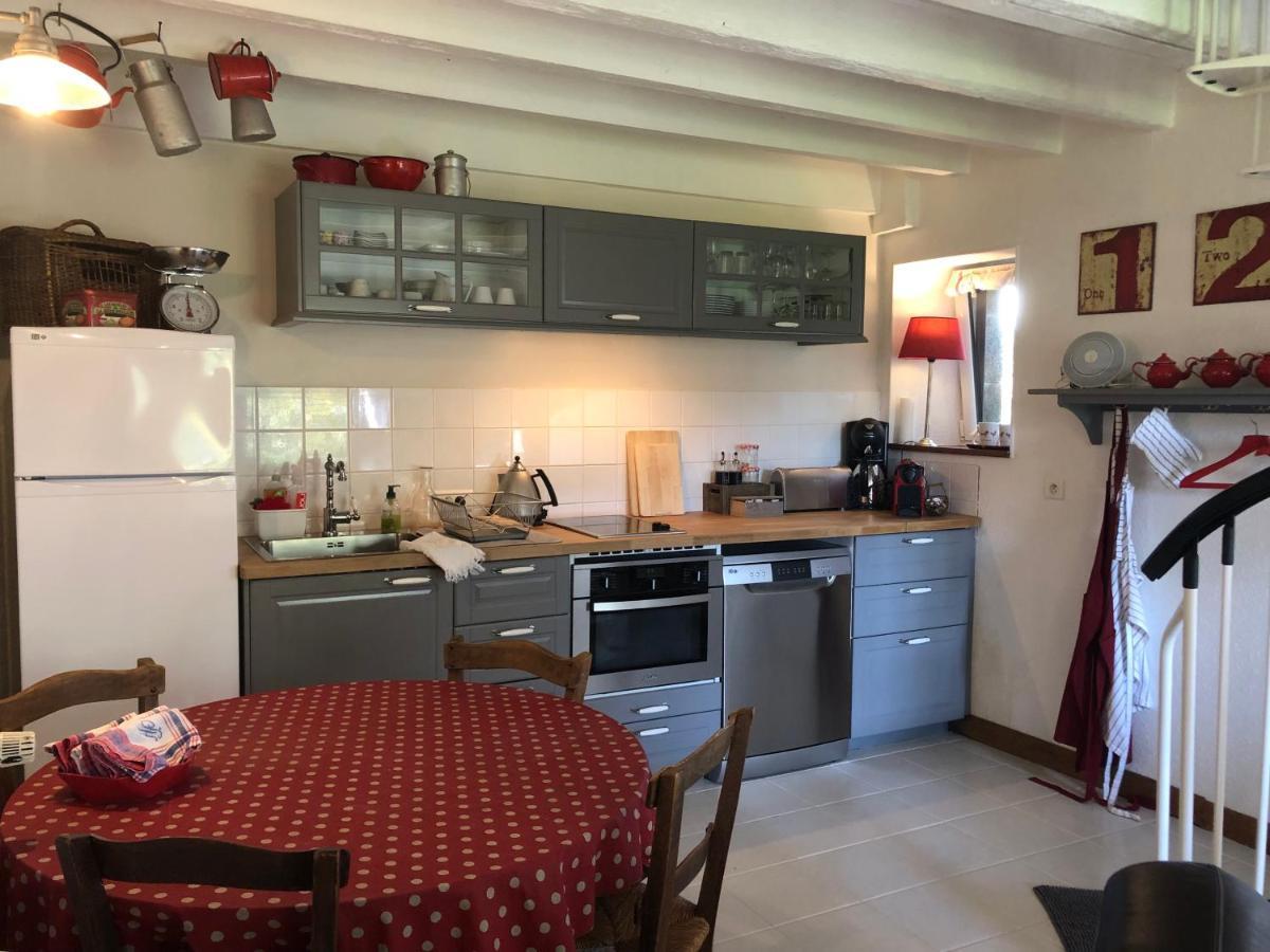 Le Clos Du Mont Jarry Le Val-Saint-Pere Luaran gambar